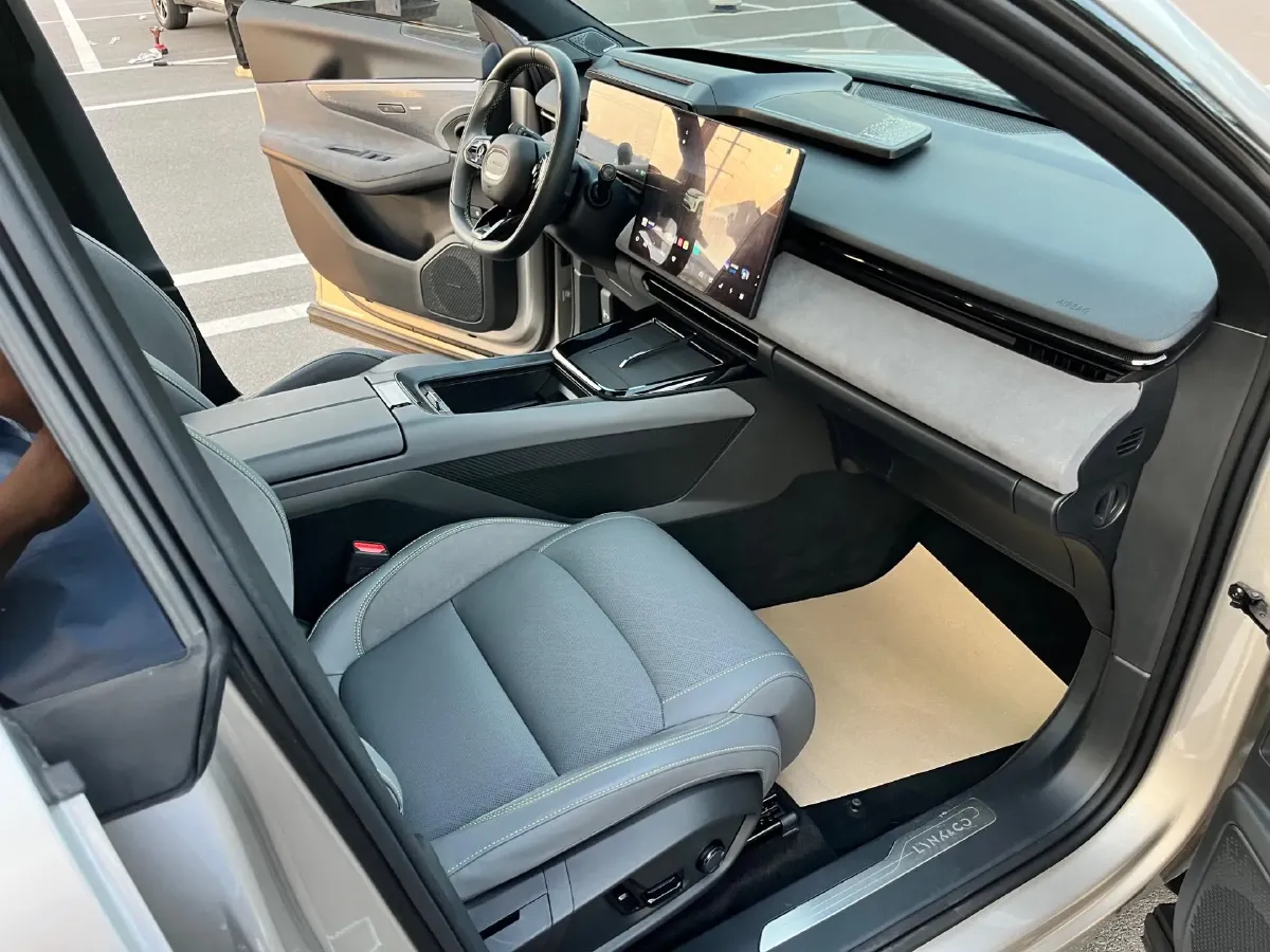 2023 LYNK&CO 08 EM-P 1.5T 163HP L4 3DHT PHEV 21.2KWH,autocango,china used car exporter,china ev exporter,chinese used car exporter,chinese used ev exporter
