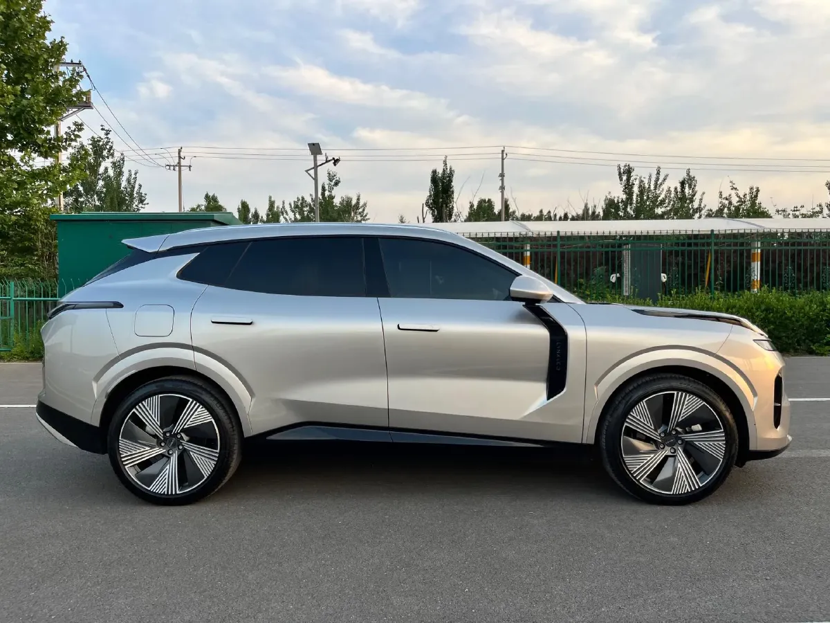 2023 LYNK&CO 08 EM-P 1.5T 163HP L4 3DHT PHEV 21.2KWH,autocango,china used car exporter,china ev exporter,chinese used car exporter,chinese used ev exporter
