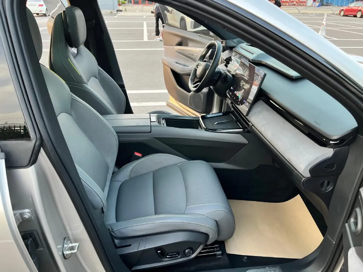 2023 LYNK&CO 08 EM-P 1.5T 163HP L4 3DHT PHEV 21.2KWH,autocango,china used car exporter,china ev exporter,chinese used car exporter,chinese used ev exporter