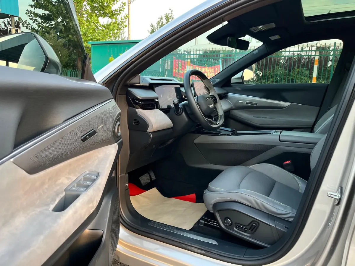 2023 LYNK&CO 08 EM-P 1.5T 163HP L4 3DHT PHEV 21.2KWH,autocango,china used car exporter,china ev exporter,chinese used car exporter,chinese used ev exporter