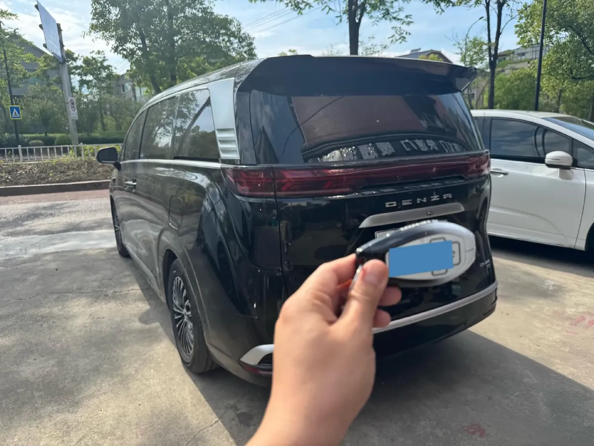 2025 Denza D9 1.5T 156HP L4 E-CVT PHEV 40KWH,autocango,china used car exporter,china ev exporter,chinese used car exporter,chinese used ev exporter