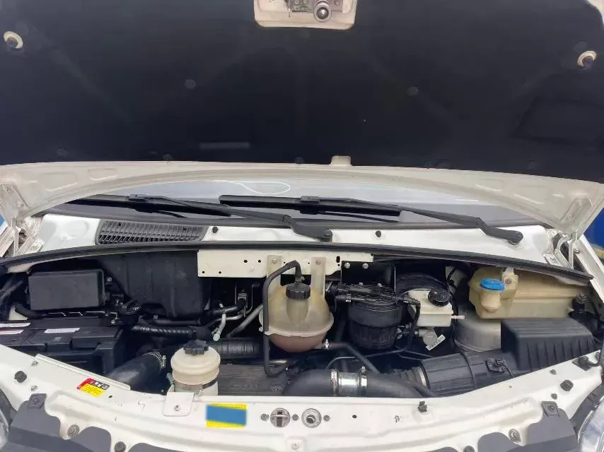 2021 MAXUS XinTu V80 2.0T 139HP L4 6MT,autocango,china used car exporter,china ev exporter,chinese used car exporter,chinese used ev exporter