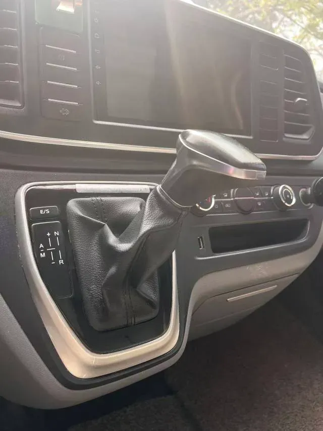 2021 MAXUS XinTu V80 2.0T 139HP L4 6MT,autocango,china used car exporter,china ev exporter,chinese used car exporter,chinese used ev exporter