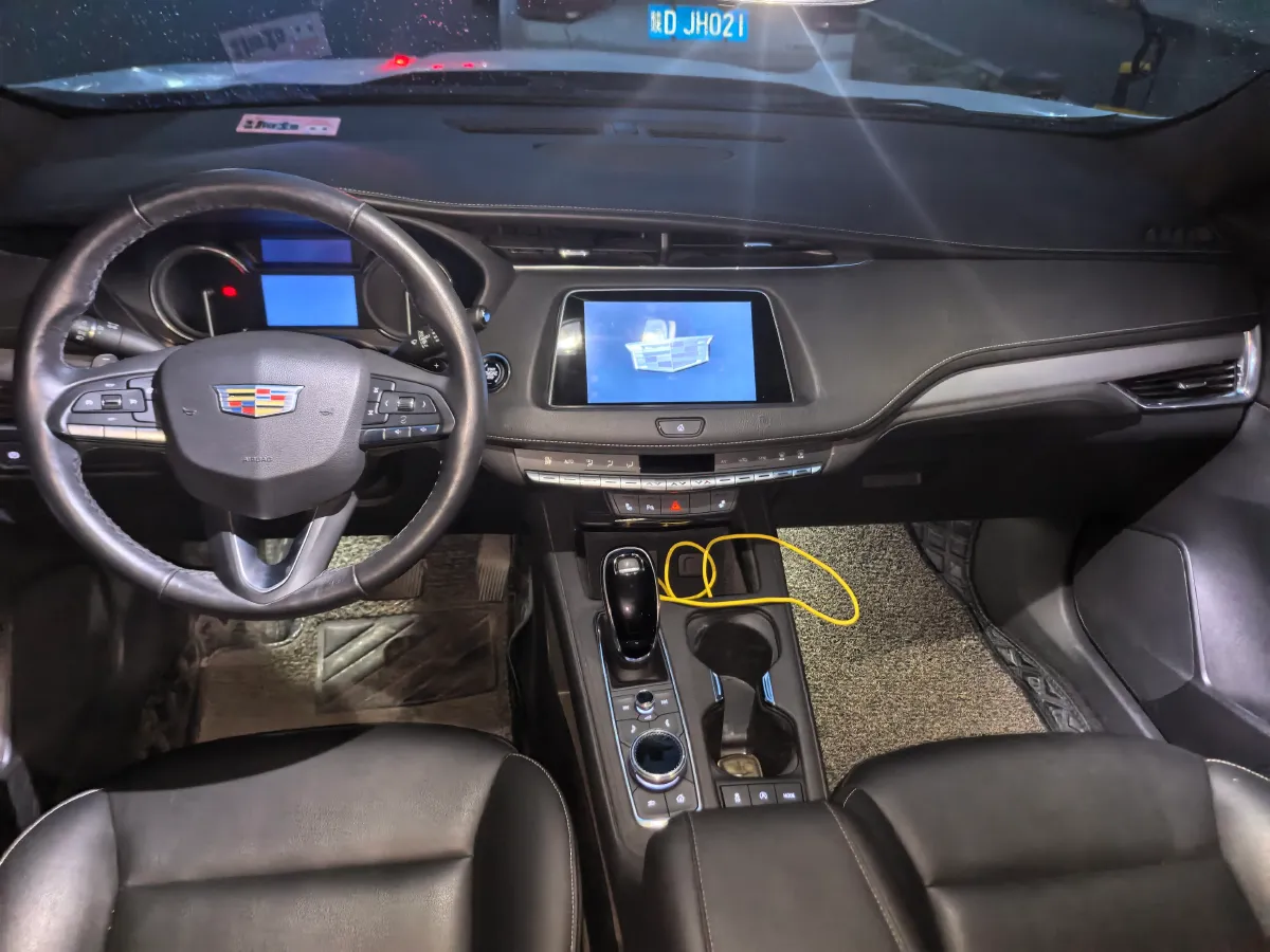 2020 Cadillac XT4 2.0T 241HP L4 9AT,autocango,china used car exporter,china ev exporter,chinese used car exporter,chinese used ev exporter