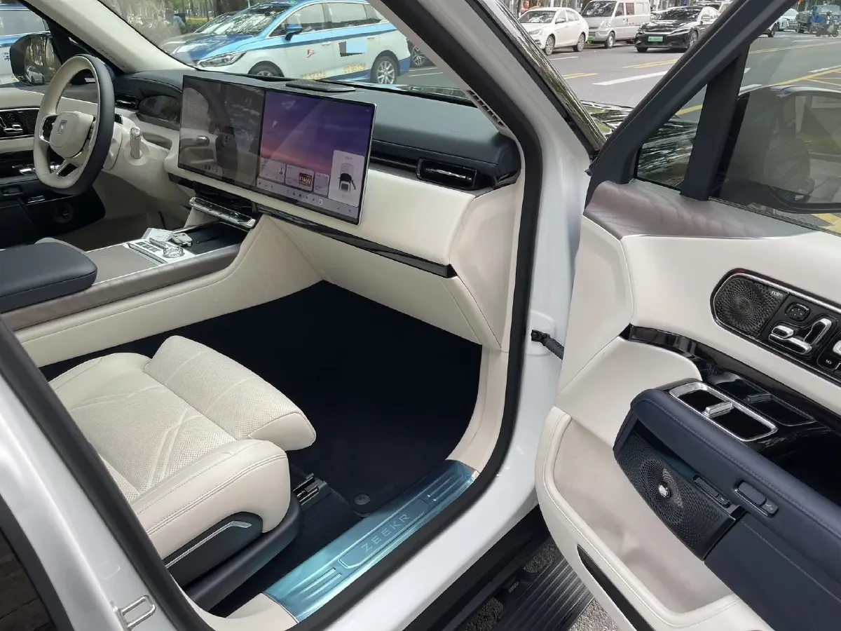 2025 Zeekr 9X 2.0T 279HP L4 1DHT PHEV,autocango,china used car exporter,china ev exporter,chinese used car exporter,chinese used ev exporter
