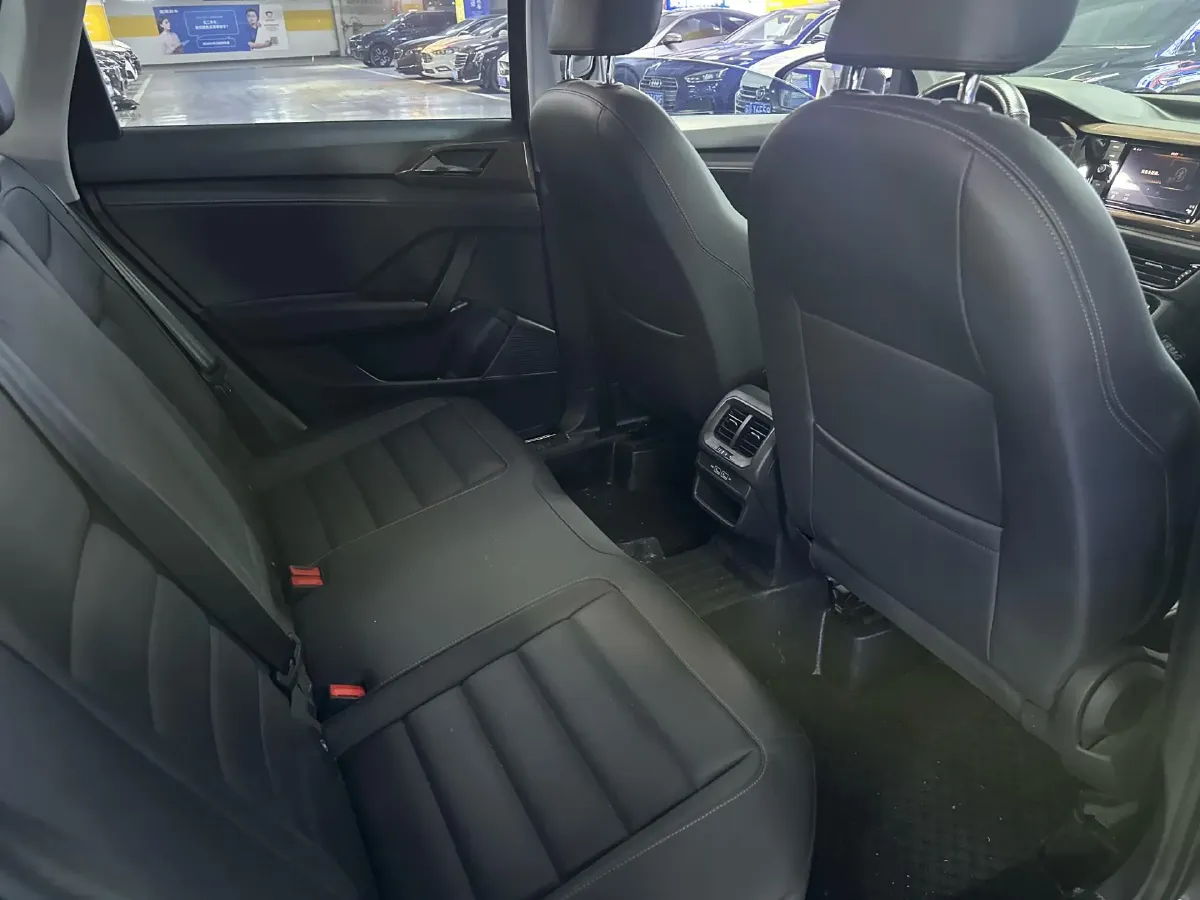 2019 MINI MINI 1.5T 102HP L3 7DCT,autocango,china used car exporter,china ev exporter,chinese used car exporter,chinese used ev exporter