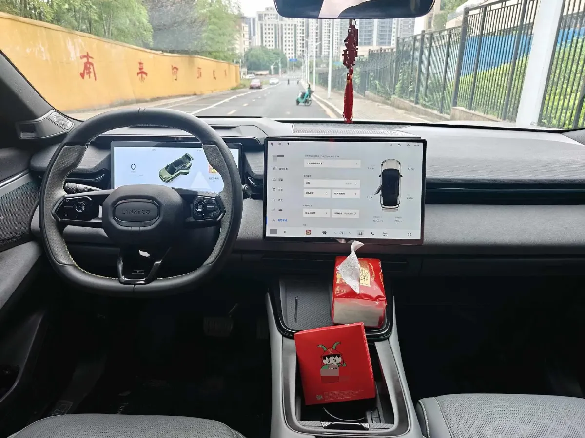 2023 LYNK&CO 08 EM-P 1.5T 163HP L4 3DHT PHEV 39.8KWH,autocango,china used car exporter,china ev exporter,chinese used car exporter,chinese used ev exporter