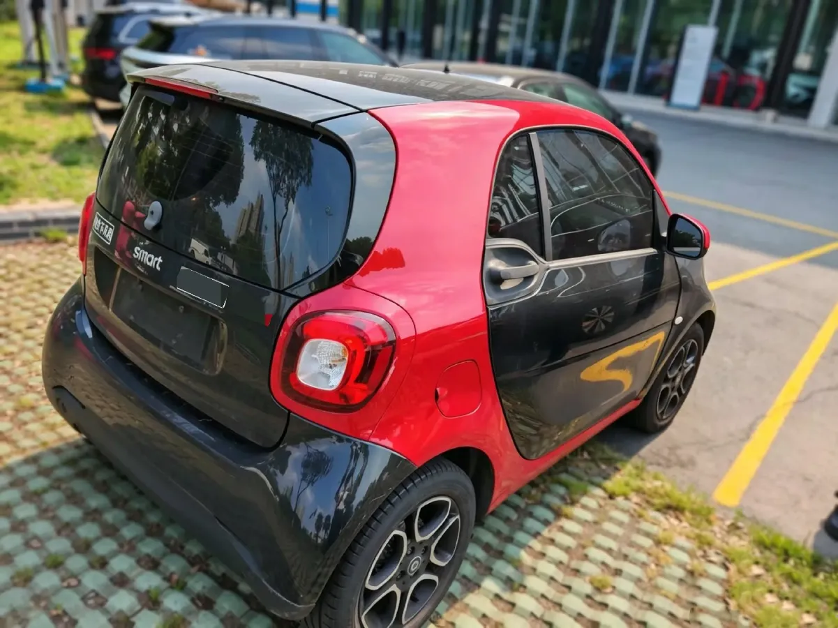 2019 Smart smart fortwo 0.9T 90HP L3 6DCT,autocango,china used car exporter,china ev exporter,chinese used car exporter,chinese used ev exporter