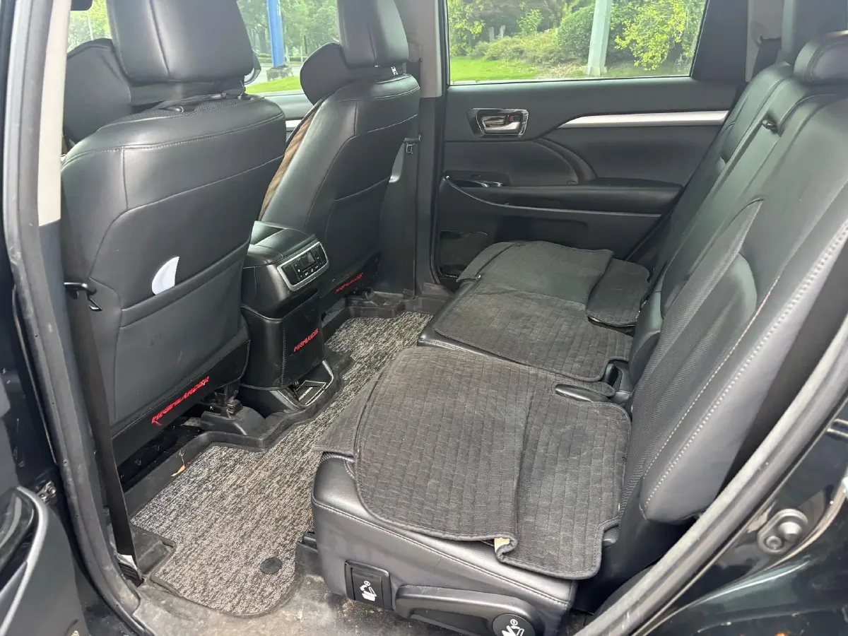 2018 Jeep Grand Commander 2.0T 265HP L4 9AT,autocango,china used car exporter,china ev exporter,chinese used car exporter,chinese used ev exporter