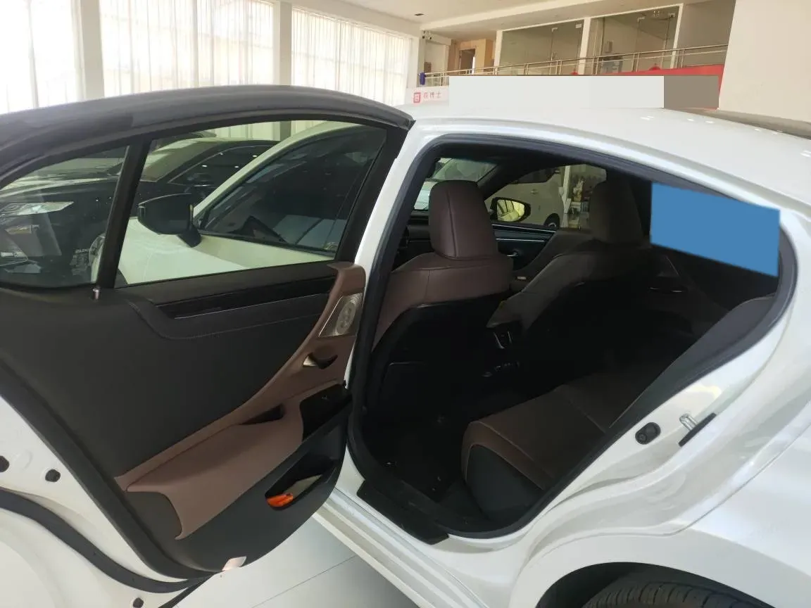 2021 Lexus ES 2.0L 173HP L4 CVT,autocango,china used car exporter,china ev exporter,chinese used car exporter,chinese used ev exporter