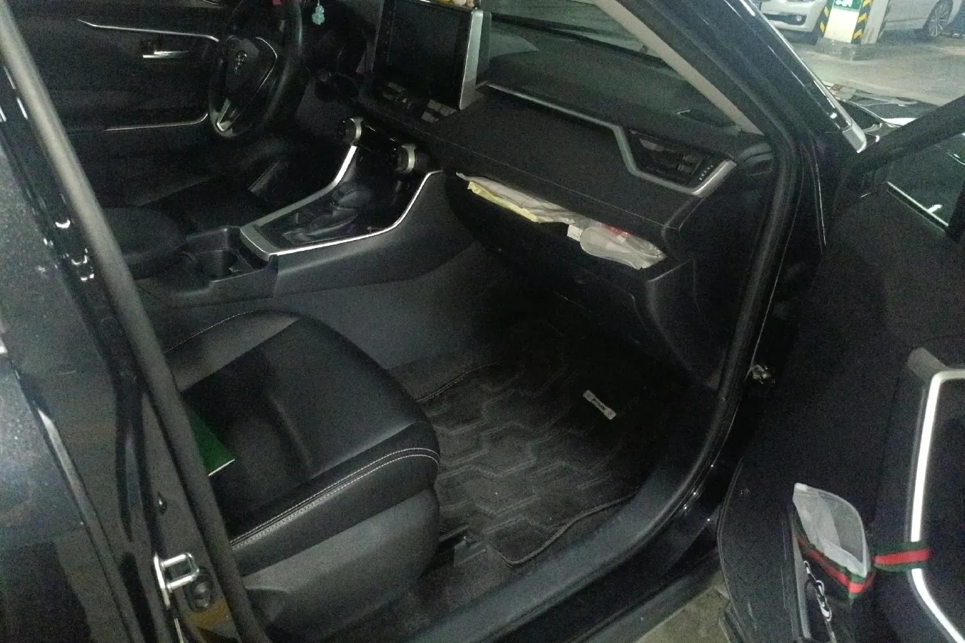 2020 Toyota RAV4 2.0L 171HP L4 CVT,autocango,china used car exporter,china ev exporter,chinese used car exporter,chinese used ev exporter