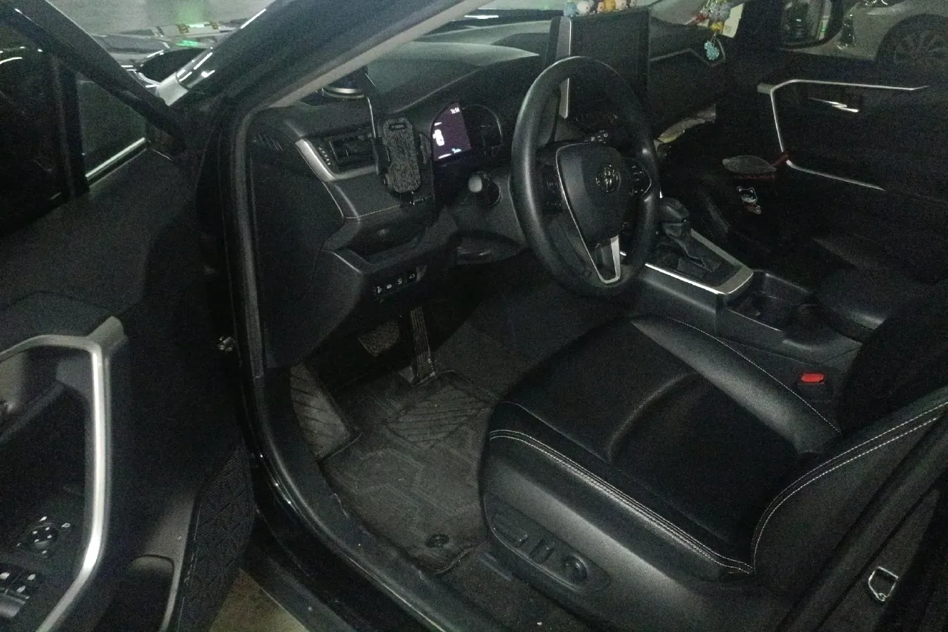 2020 Toyota RAV4 2.0L 171HP L4 CVT,autocango,china used car exporter,china ev exporter,chinese used car exporter,chinese used ev exporter