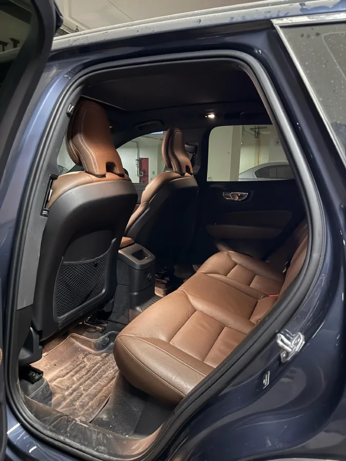 2023 Volvo XC60 PHEV 2.0T 310HP L4 8AT PHEV 18.8KWH,autocango,china used car exporter,china ev exporter,chinese used car exporter,chinese used ev exporter
