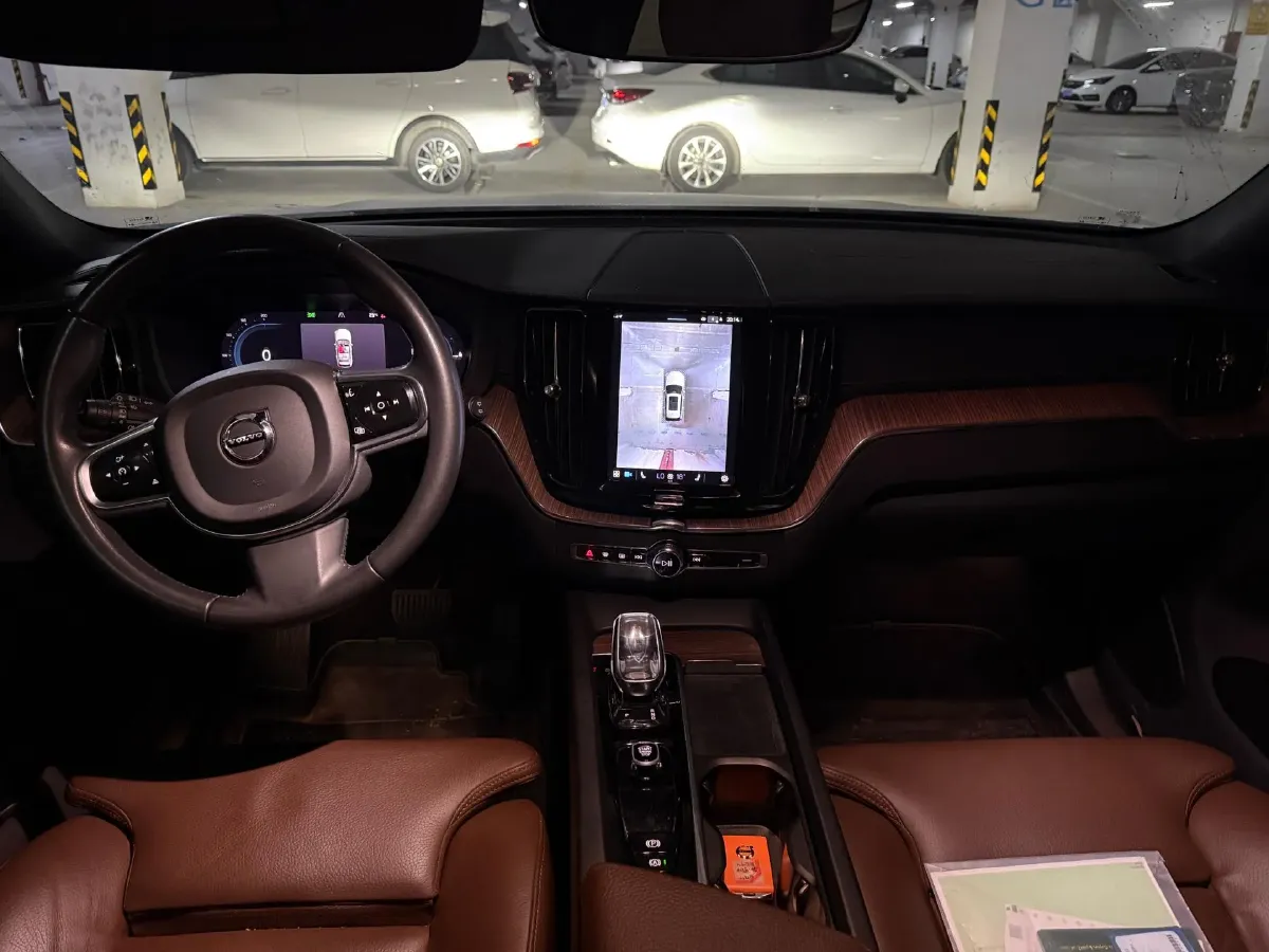 2023 Volvo XC60 PHEV 2.0T 310HP L4 8AT PHEV 18.8KWH,autocango,china used car exporter,china ev exporter,chinese used car exporter,chinese used ev exporter
