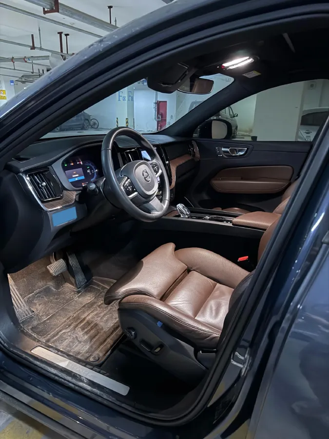 2023 Volvo XC60 PHEV 2.0T 310HP L4 8AT PHEV 18.8KWH,autocango,china used car exporter,china ev exporter,chinese used car exporter,chinese used ev exporter