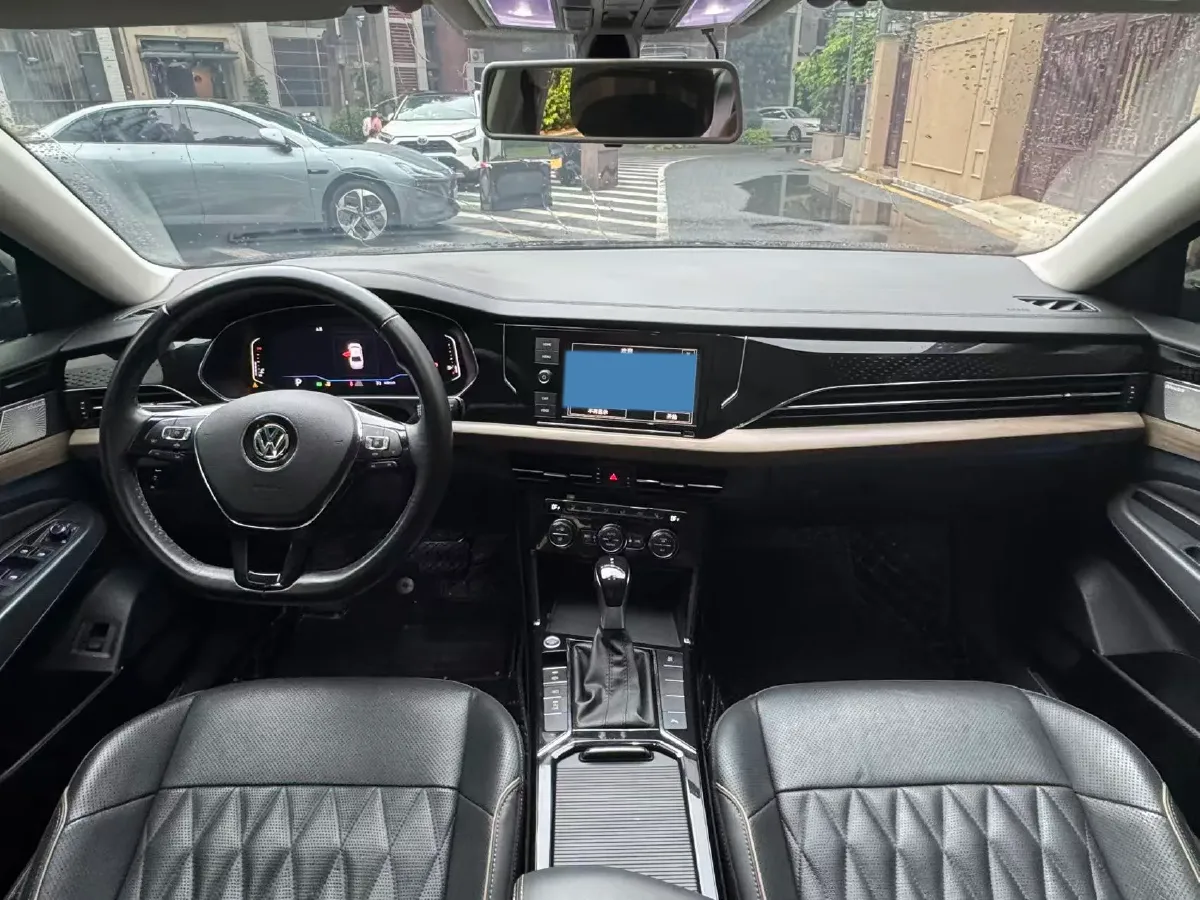 2019 Volvo V40 1.5T 152HP L4 6AT,autocango,china used car exporter,china ev exporter,chinese used car exporter,chinese used ev exporter