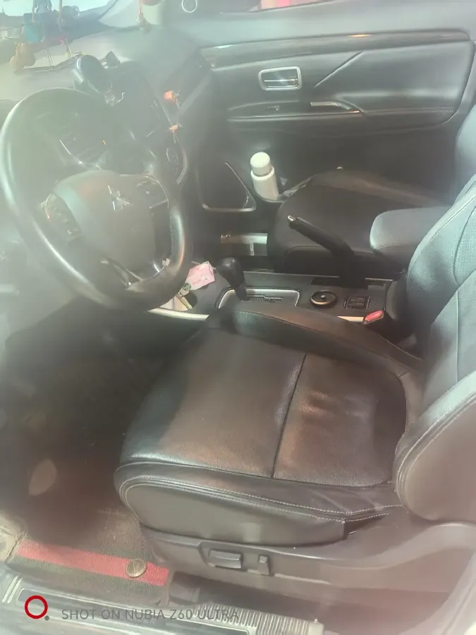 2018 Mitsubishi Outlander 2.0L 166HP L4 CVT,autocango,china used car exporter,china ev exporter,chinese used car exporter,chinese used ev exporter
