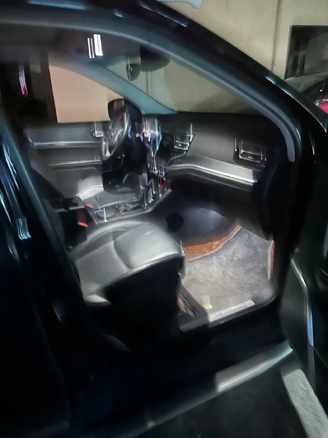 2018 Jeep Grand Commander 2.0T 265HP L4 9AT,autocango,china used car exporter,china ev exporter,chinese used car exporter,chinese used ev exporter