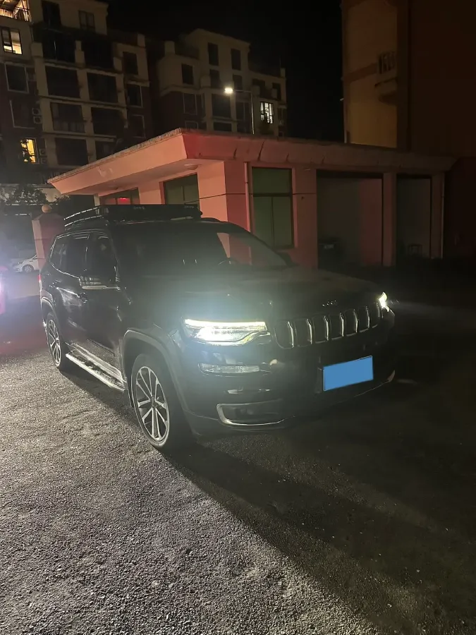 2018 Jeep Grand Commander 2.0T 265HP L4 9AT,autocango,china used car exporter,china ev exporter,chinese used car exporter,chinese used ev exporter