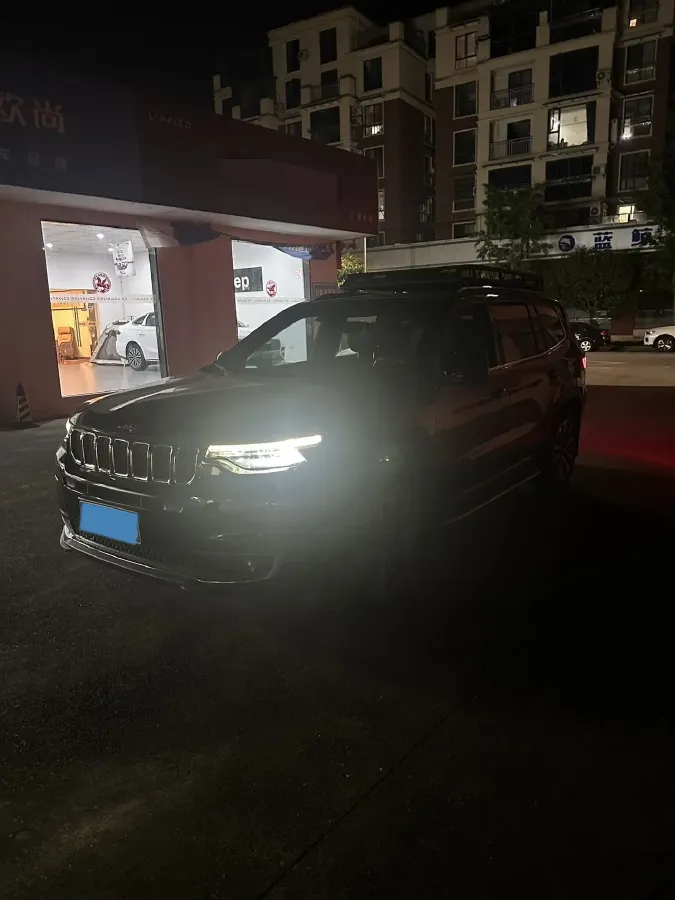 2018 Jeep Grand Commander 2.0T 265HP L4 9AT,autocango,china used car exporter,china ev exporter,chinese used car exporter,chinese used ev exporter