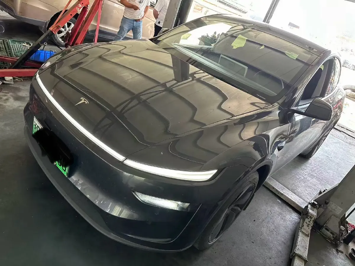 2025 Tesla Model Y BEV 62.5KWH,autocango,china used car exporter,china ev exporter,chinese used car exporter,chinese used ev exporter
