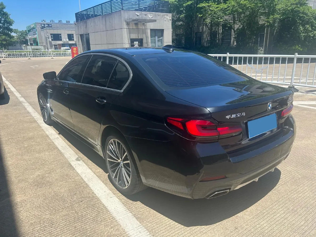 2022 BMW 5 Series 2.0T 252HP L4 8AT,autocango,china used car exporter,china ev exporter,chinese used car exporter,chinese used ev exporter