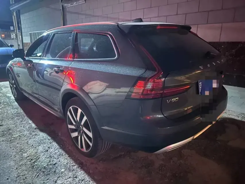 2022 Volvo V90 2.0T 250HP L4 8AT,autocango,china used car exporter,china ev exporter,chinese used car exporter,chinese used ev exporter