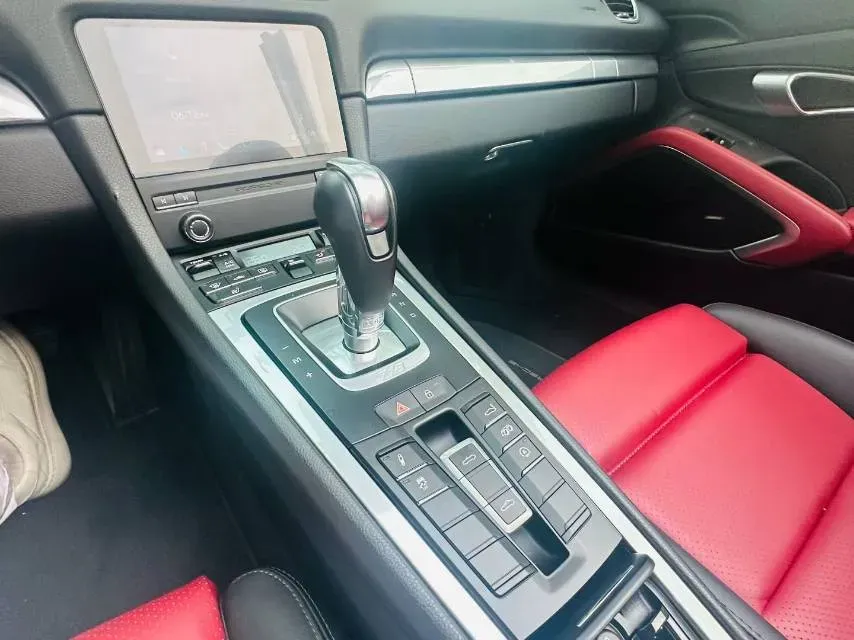 2023 Porsche 718 2.0T 250HP H4 7DCT,autocango,china used car exporter,china ev exporter,chinese used car exporter,chinese used ev exporter