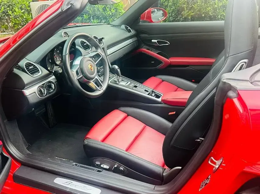 2023 Porsche 718 2.0T 250HP H4 7DCT,autocango,china used car exporter,china ev exporter,chinese used car exporter,chinese used ev exporter