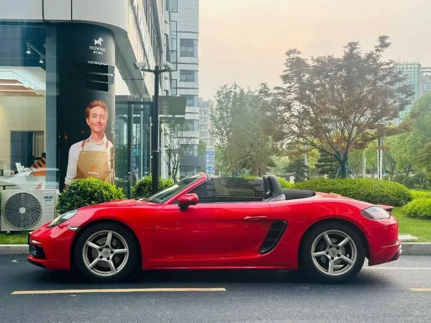 2023 Porsche 718 2.0T 250HP H4 7DCT,autocango,china used car exporter,china ev exporter,chinese used car exporter,chinese used ev exporter