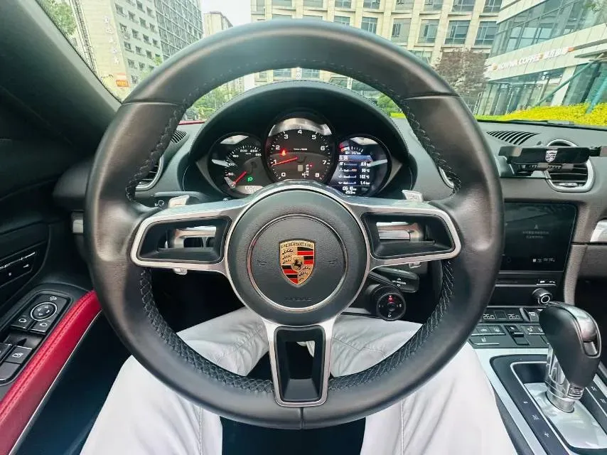 2023 Porsche 718 2.0T 250HP H4 7DCT,autocango,china used car exporter,china ev exporter,chinese used car exporter,chinese used ev exporter