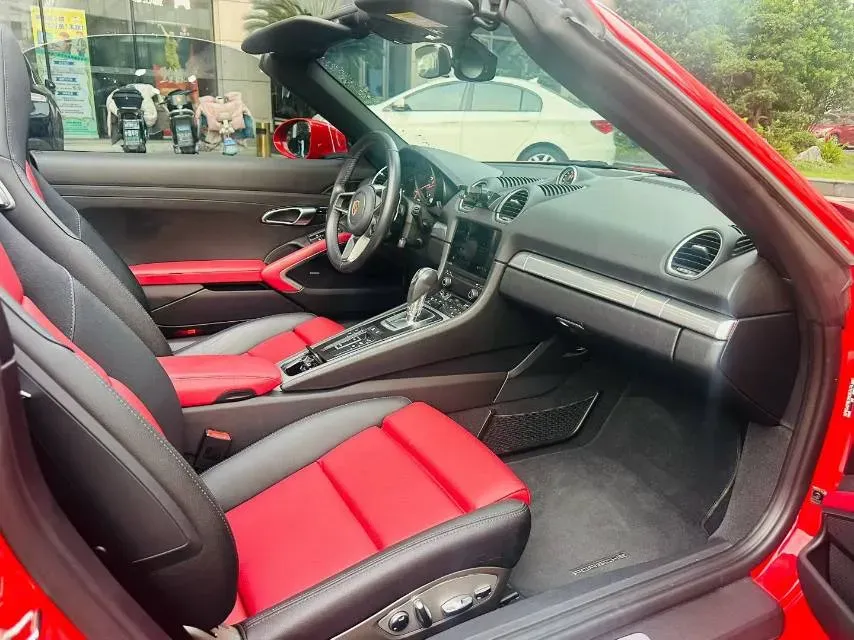 2023 Porsche 718 2.0T 250HP H4 7DCT,autocango,china used car exporter,china ev exporter,chinese used car exporter,chinese used ev exporter