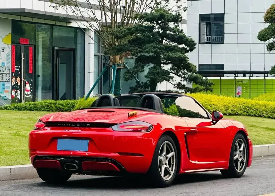 2023 Porsche 718 2.0T 250HP H4 7DCT,autocango,china used car exporter,china ev exporter,chinese used car exporter,chinese used ev exporter