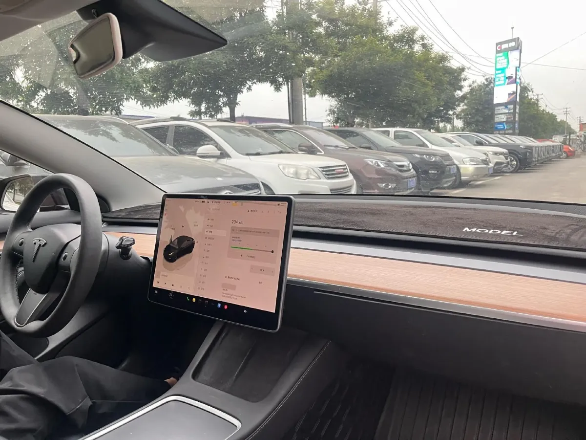 2025 Tesla Model Y BEV 62.5KWH,autocango,china used car exporter,china ev exporter,chinese used car exporter,chinese used ev exporter