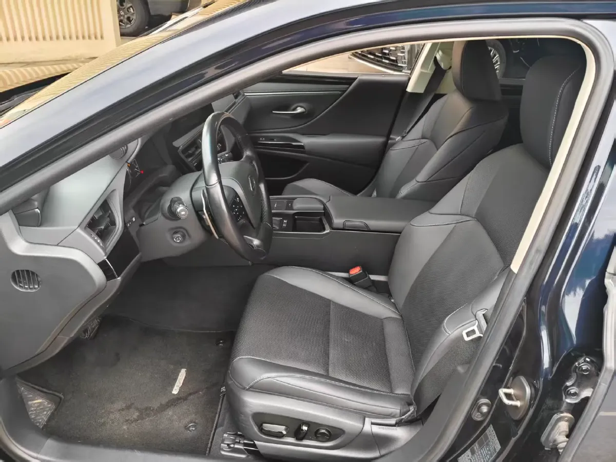 2021 Lexus ES 2.5L 178HP L4 E-CVT Hybrid,autocango,china used car exporter,china ev exporter,chinese used car exporter,chinese used ev exporter