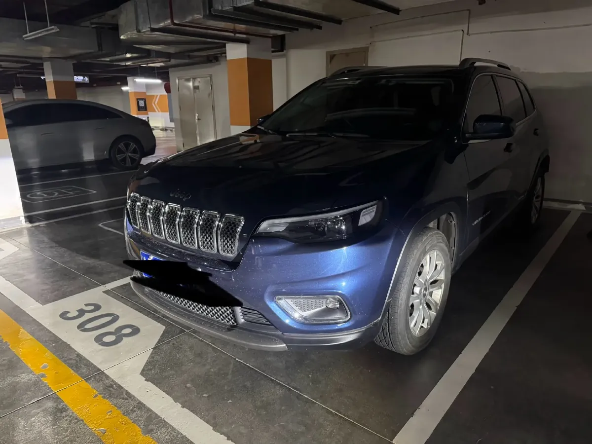 2019 Jeep Cherokee 2.0L 148HP L4 9AT,autocango,china used car exporter,china ev exporter,chinese used car exporter,chinese used ev exporter