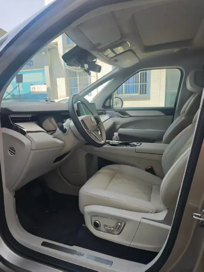 2025 Volvo EM90 BEV 116KWH,autocango,china used car exporter,china ev exporter,chinese used car exporter,chinese used ev exporter