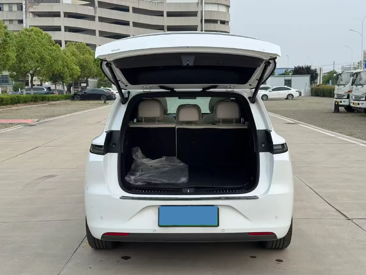 2024 Li L6 Range Extended 154HP L4 REEV 36.8KWH,autocango,china used car exporter,china ev exporter,chinese used car exporter,chinese used ev exporter