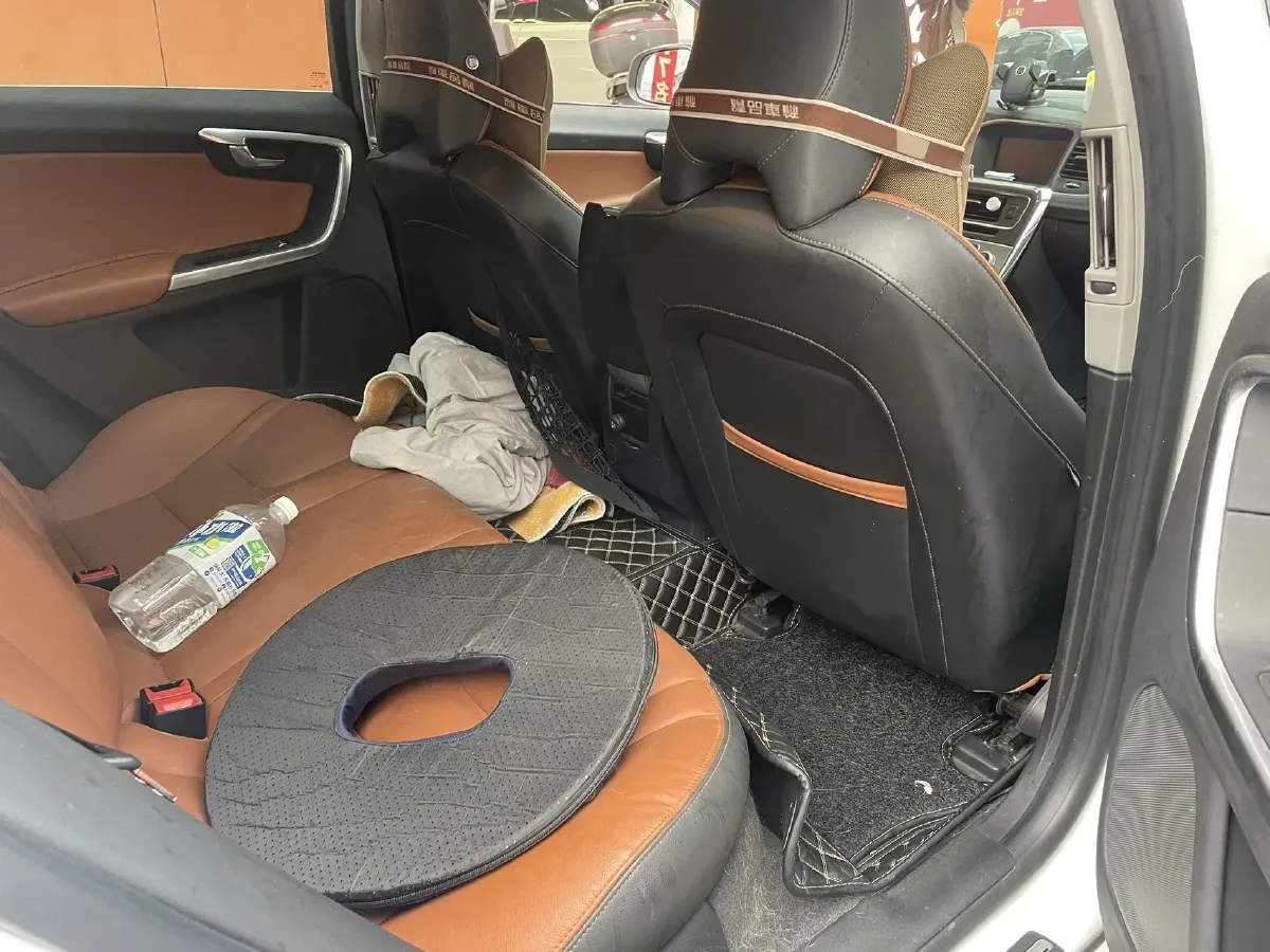 2019 Volvo S60 2.0T 245HP L4 8AT,autocango,china used car exporter,china ev exporter,chinese used car exporter,chinese used ev exporter