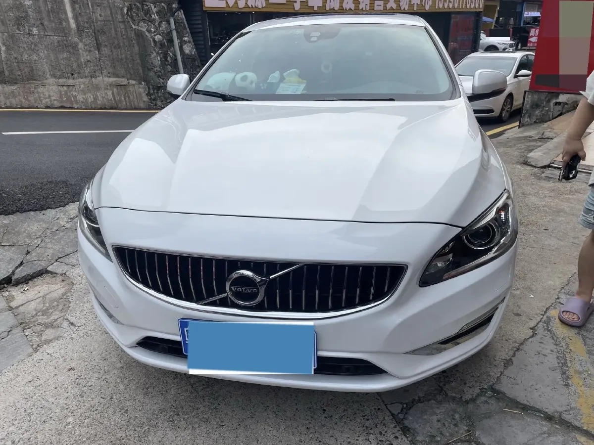 2019 Volvo S60 2.0T 245HP L4 8AT,autocango,china used car exporter,china ev exporter,chinese used car exporter,chinese used ev exporter