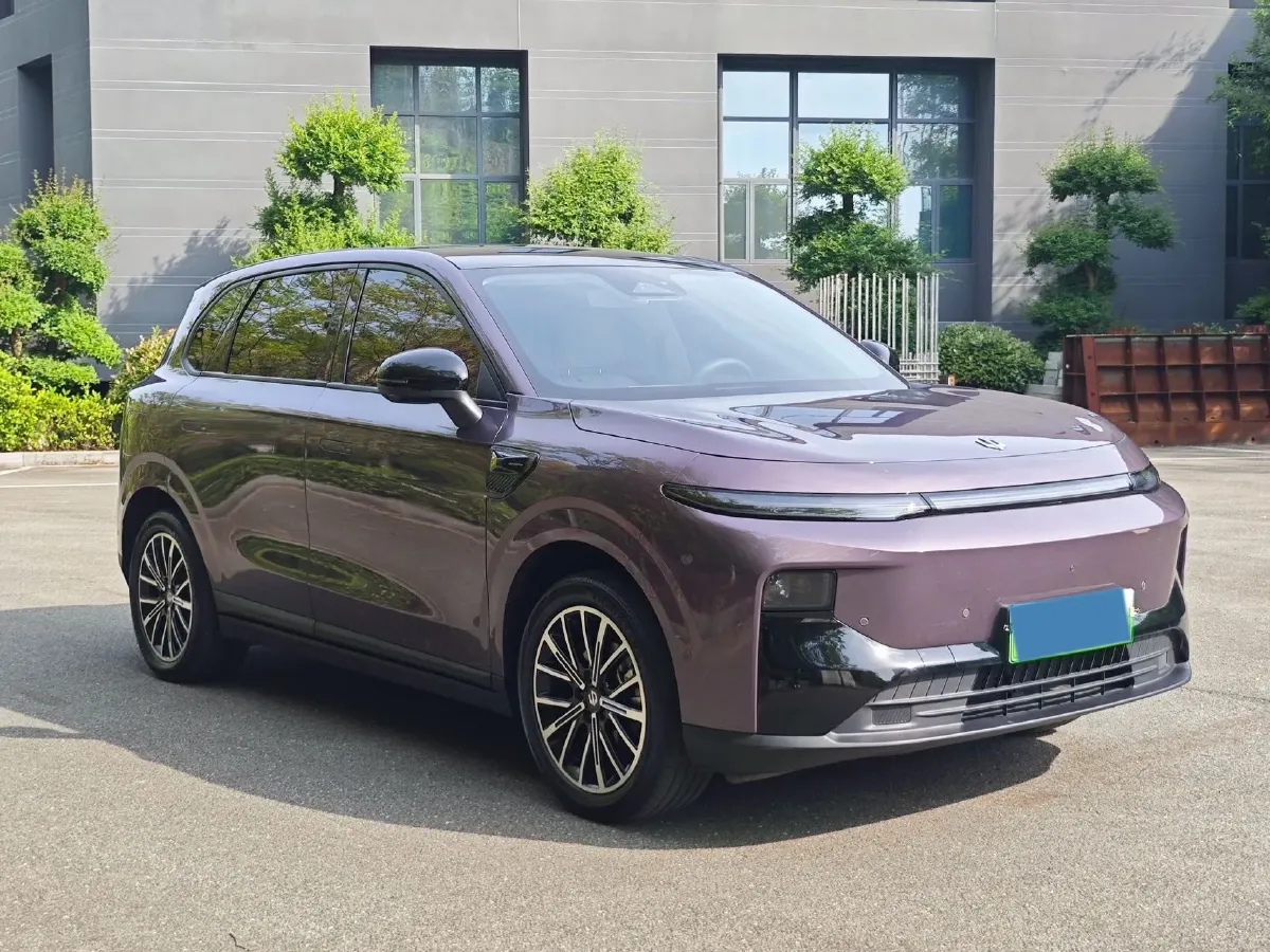 2025 Leapmotor B10 BEV 56.2KWH,autocango,china used car exporter,china ev exporter,chinese used car exporter,chinese used ev exporter