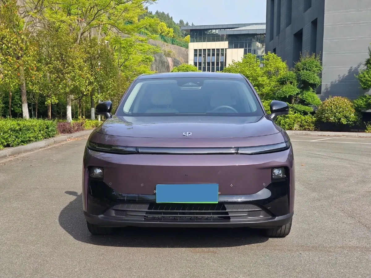 2025 Leapmotor B10 BEV 56.2KWH,autocango,china used car exporter,china ev exporter,chinese used car exporter,chinese used ev exporter