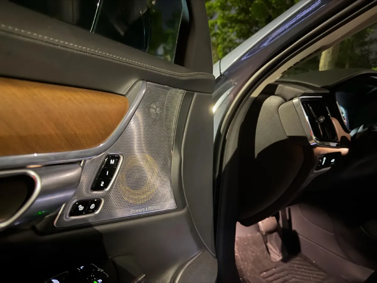 2018 Volvo S90 2.0T 254HP L4 8AT,autocango,china used car exporter,china ev exporter,chinese used car exporter,chinese used ev exporter