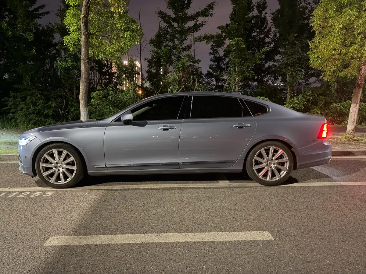 2018 Volvo S90 2.0T 254HP L4 8AT,autocango,china used car exporter,china ev exporter,chinese used car exporter,chinese used ev exporter