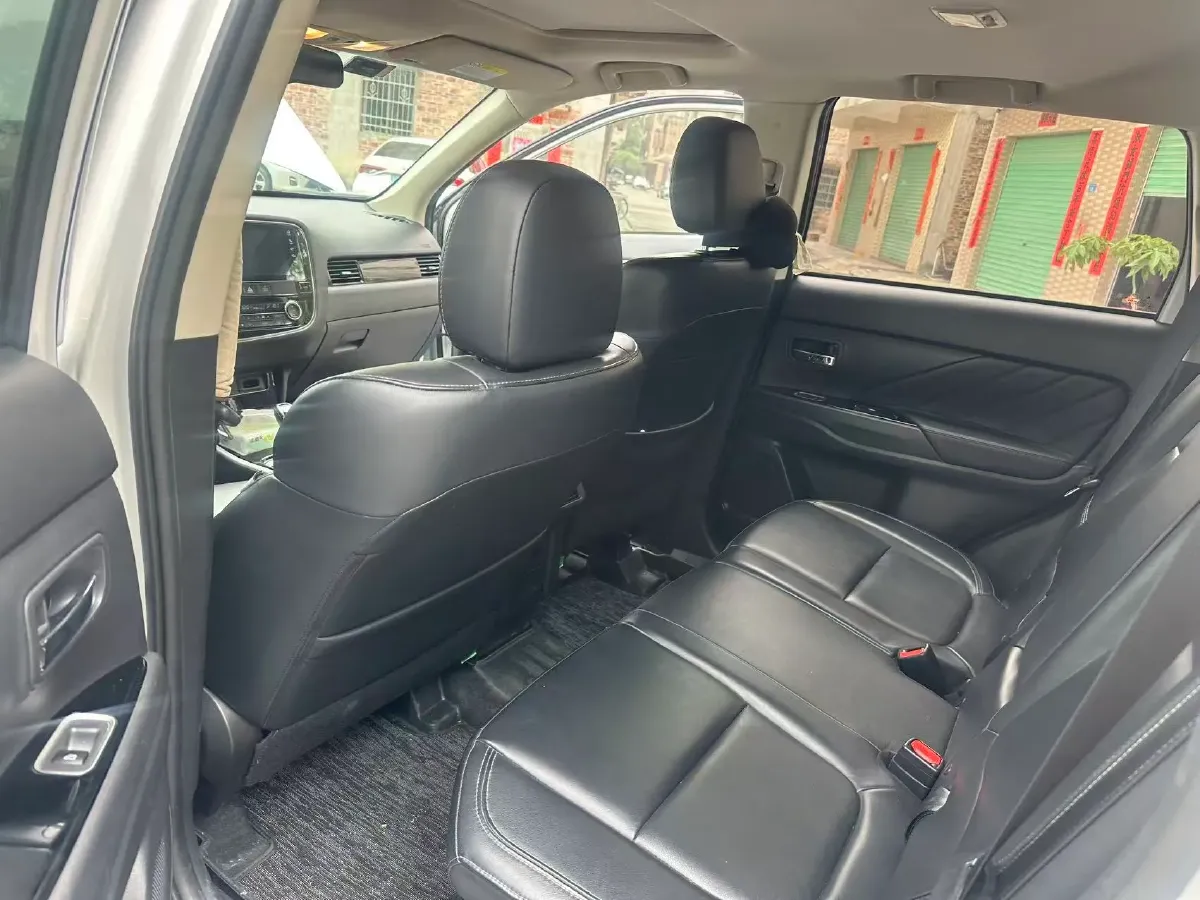 2019 Mitsubishi Outlander 2.0L 166HP L4 CVT,autocango,china used car exporter,china ev exporter,chinese used car exporter,chinese used ev exporter