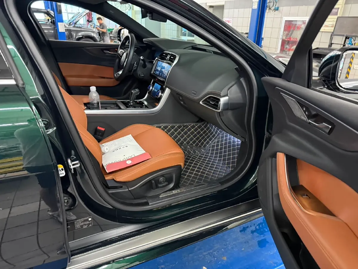 2023 Jaguar XEL 2.0T 250HP L4 8AT,autocango,china used car exporter,china ev exporter,chinese used car exporter,chinese used ev exporter