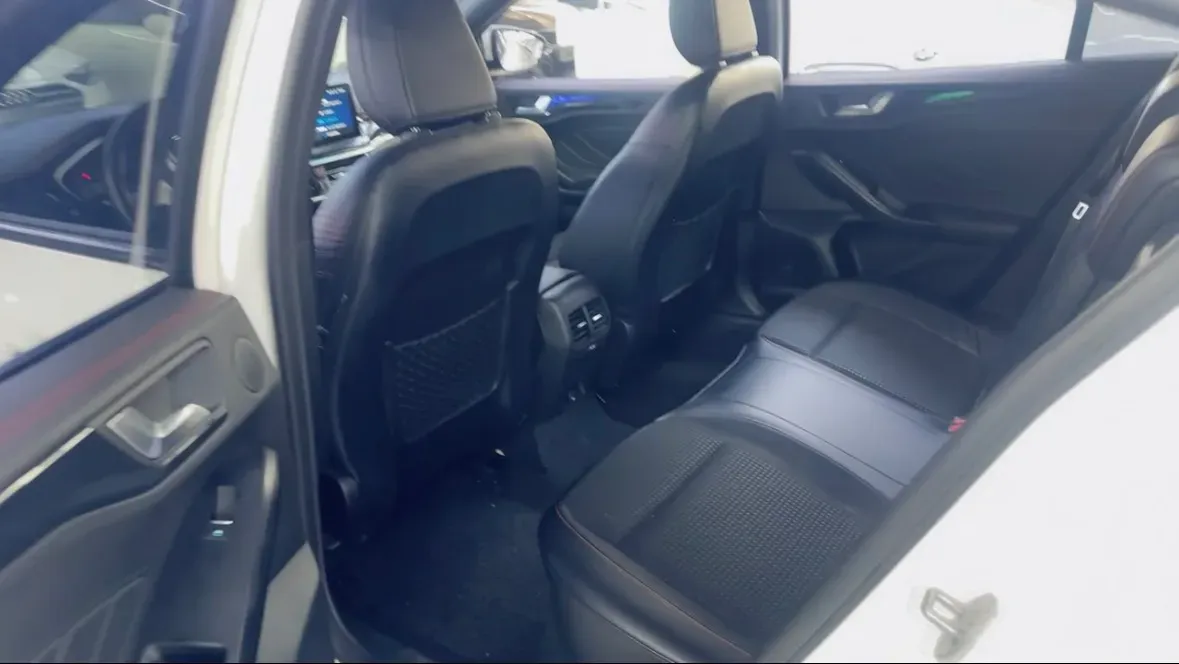 2021 Ford Focus 1.5T 174HP L3 8AT,autocango,china used car exporter,china ev exporter,chinese used car exporter,chinese used ev exporter
