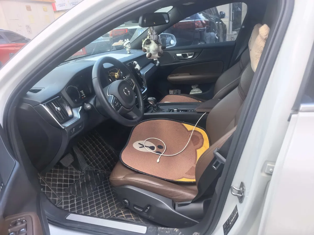 2021 Volvo S60 2.0T 190HP L4 8AT,autocango,china used car exporter,china ev exporter,chinese used car exporter,chinese used ev exporter