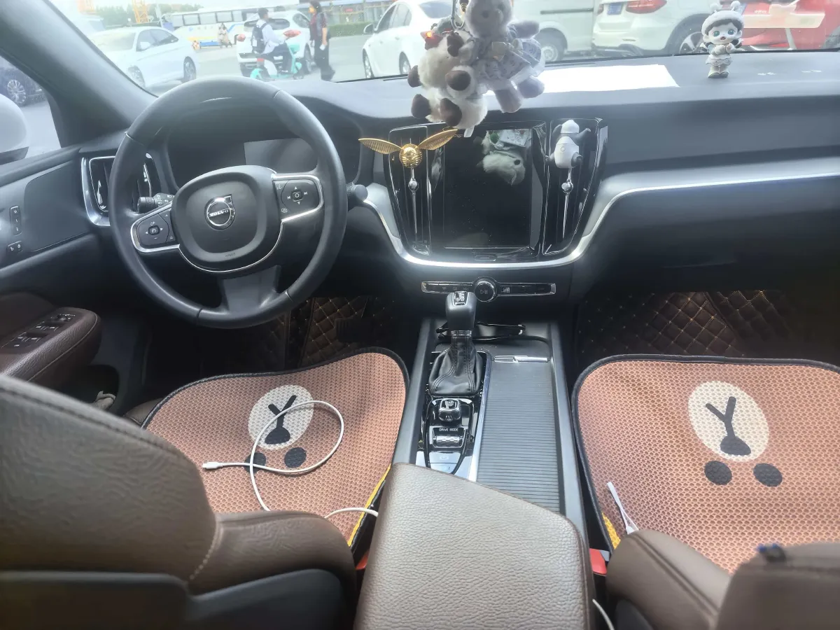 2021 Volvo S60 2.0T 190HP L4 8AT,autocango,china used car exporter,china ev exporter,chinese used car exporter,chinese used ev exporter