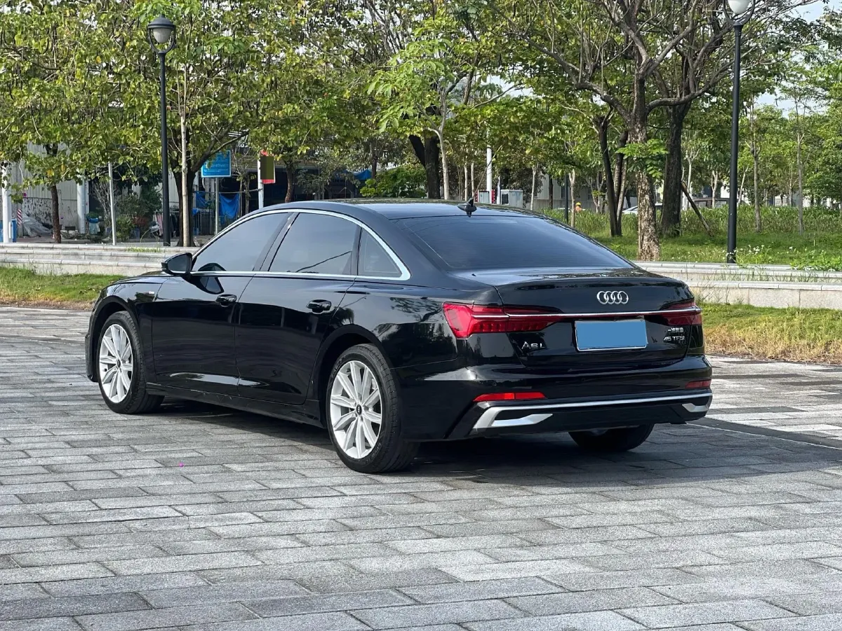 2023 Audi A6L 2.0T 245HP L4 7DCT,autocango,china used car exporter,china ev exporter,chinese used car exporter,chinese used ev exporter